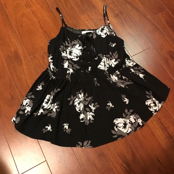 LACE UP FLORAL BLACK SHIRT - Picture 1 of 3